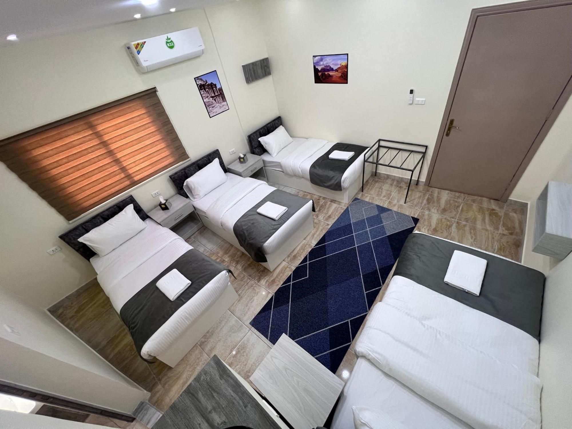 Z3 Hostel Ваді-Муса Екстер'єр фото